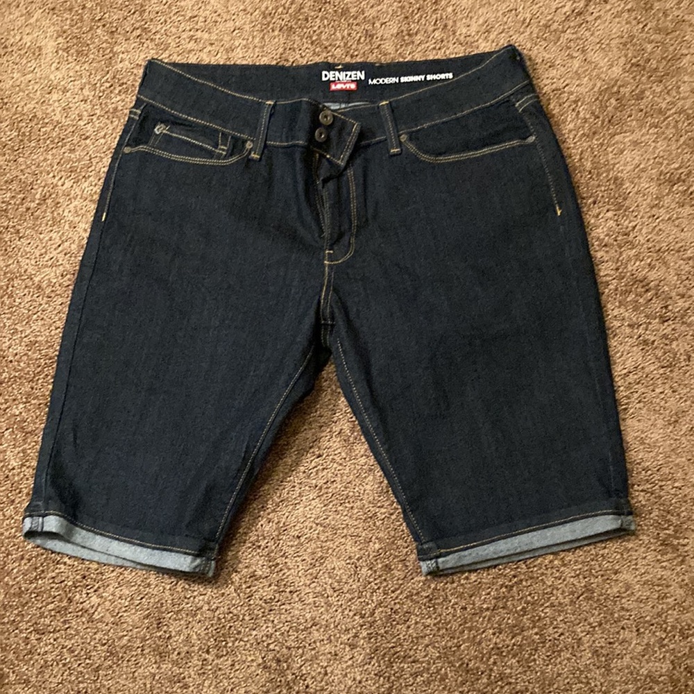 DENIZEN LEVIS WOMEN’S SHORTS. SIZE 18. CUFFS. DARK BLUE. NWOT
